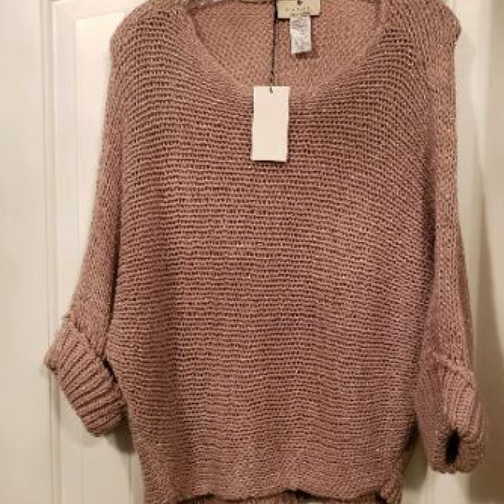 NWT-Italian sweater with light sparkles